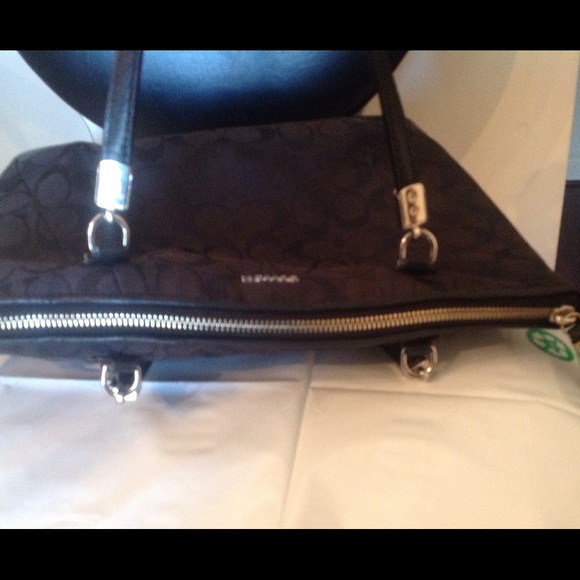 Authentic Coach - Picture 3 of 4