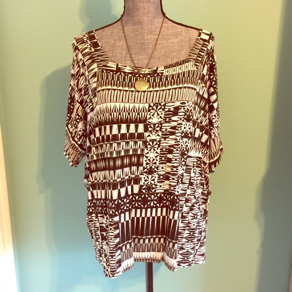 Chico's Tops - Chico's Black White Stretchy Top sz 2 Large XL 1X Chico's Tops - Chico's Black White Stretchy Top sz 2 Large XL 1X
