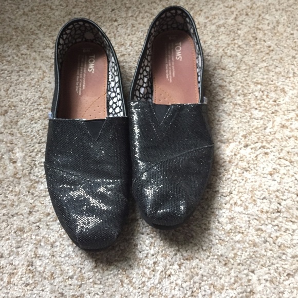Black sparkly toms