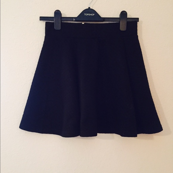 H&M Quilted Circle Skirt in Black