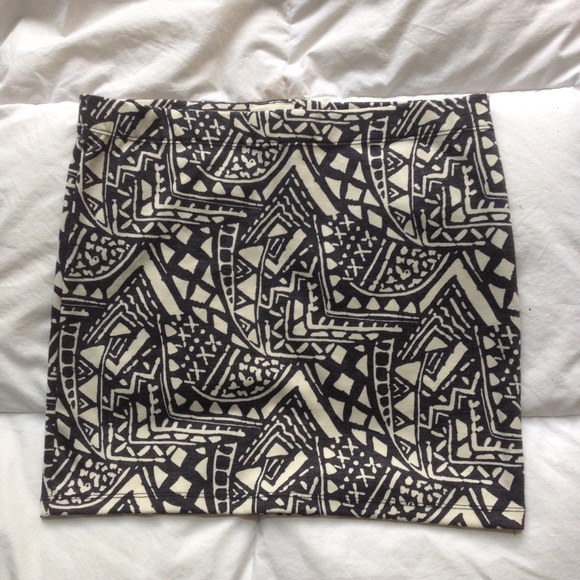 ⛔️SOLD ON Ⓜ️ERCARI⛔️ Never Worn Tribal Skirt