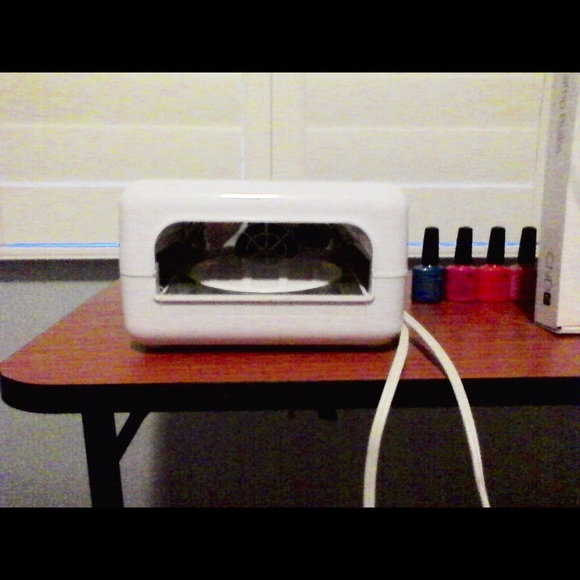 CND Shellac/Brisa LED lamp with 12 new colors - Picture 3 of 4