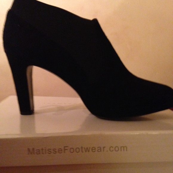 Suede Vaneli black booties - Picture 2 of 5