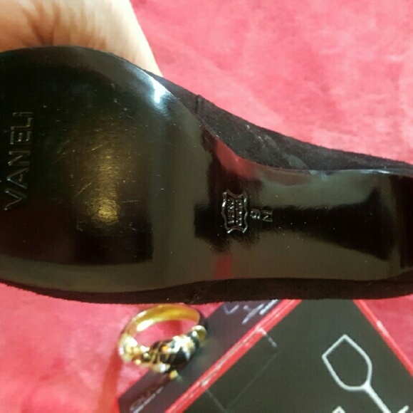 Suede Vaneli black booties - Picture 4 of 5