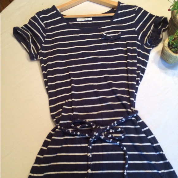Forever 21 blue & white stripe tunic. - Picture 2 of 3
