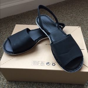 American Eagle Wide Band Sandal in Black