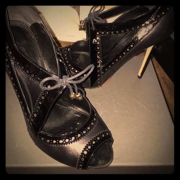 Alexander McQueen heals