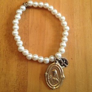 Pearl stretch bracelet
