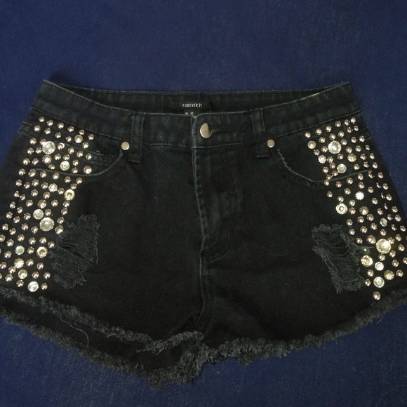 High wasted black & studded denim shorts