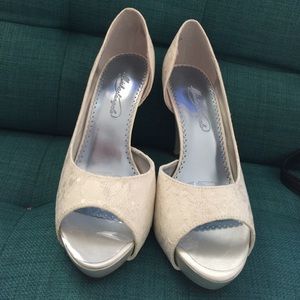 Michaelangelo Leighton Bridal Peep Toe Heels