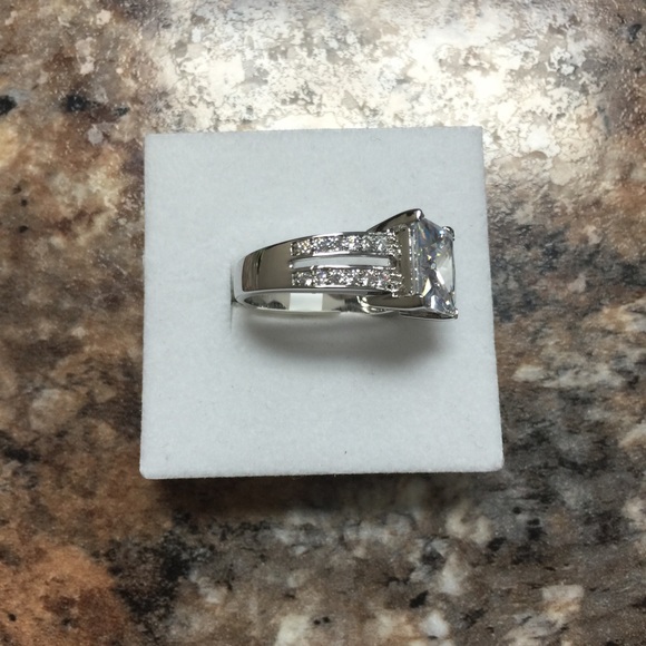 🆕 7.4ct Large Princess Engagement Ring - Picture 3 of 4