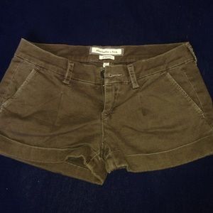 Abercrombie & Fitch 00 dark khaki shorts