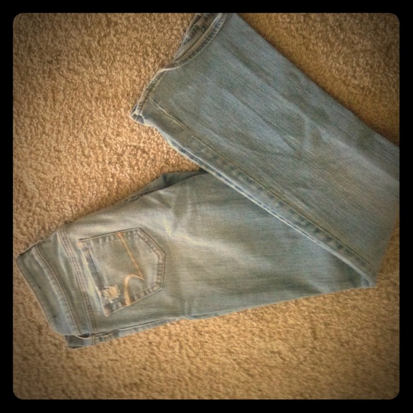 American Eagle. Size 2 regular.