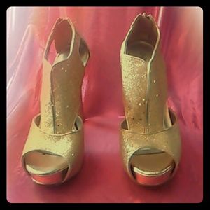 SOLD!!Brand new gold sparkle Platform heels