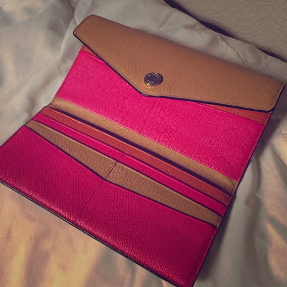 Michael Kors Saffiano Wallet