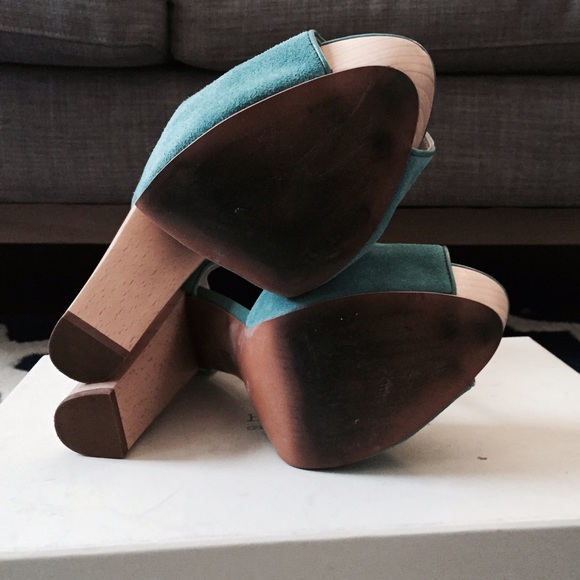 Hinge 'asher' t-strap sandal - Picture 4 of 4