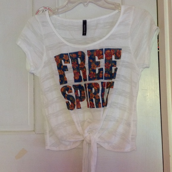 NWOT White free spirit crop top with floral print