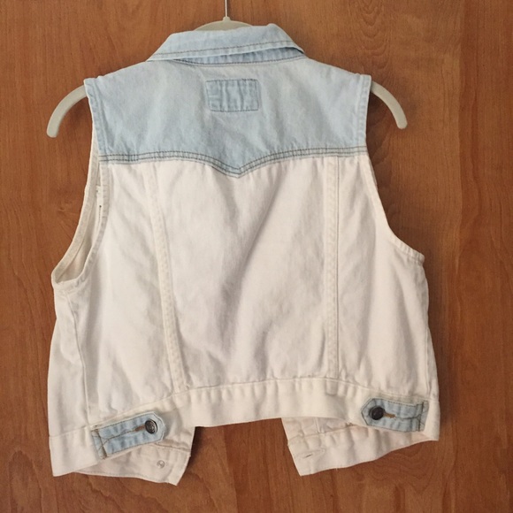 Forever21 Denim Cropped Vest - Picture 3 of 3