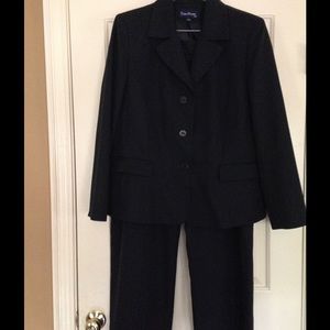 Evan-Picone pantsuit