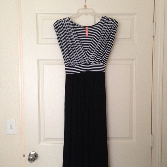 ❌SOLD❌ Boutique Brand Half and Half Maxi