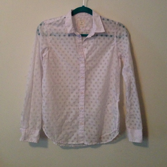 "The fitted boyfriend" gap button down