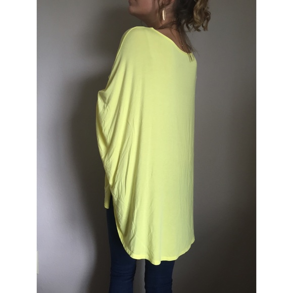 ❤️SOLD❤️ ONE SIZE FITS ALL BLOUSE - Picture 2 of 4