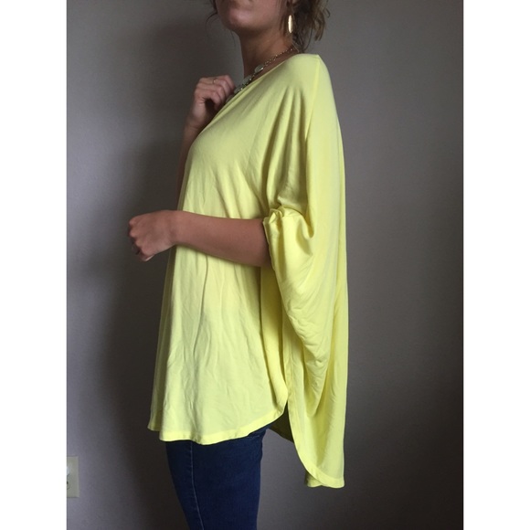 ❤️SOLD❤️ ONE SIZE FITS ALL BLOUSE - Picture 4 of 4