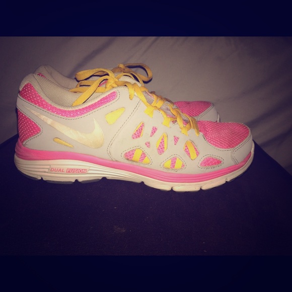 Nike dual fusion