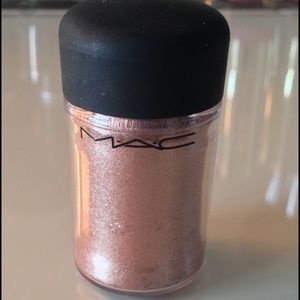 MAC Pigment