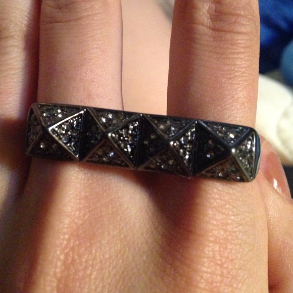 Double spiked ring