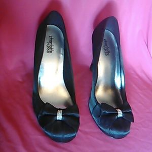 New satin dressy heels with pleats and bow