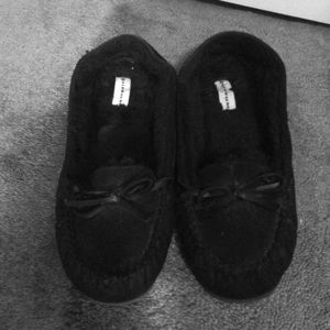 Cozy black moccasins