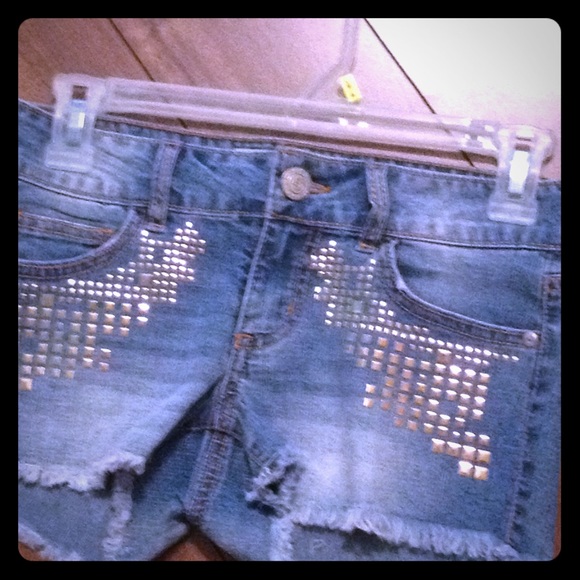 I am selling denim daisy dukes