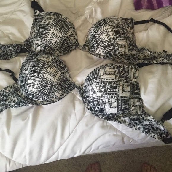 Bra. 34d  and 34c push up