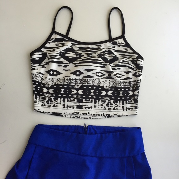 Black and white geometric crop top tank