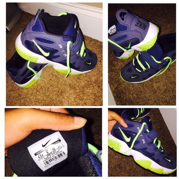 //. Nike Air Diamond Turf