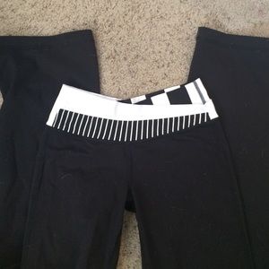 Lululemon yoga pants😍