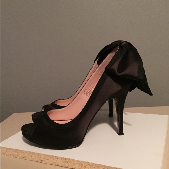 Black pumps. Worn during a photo shoot.