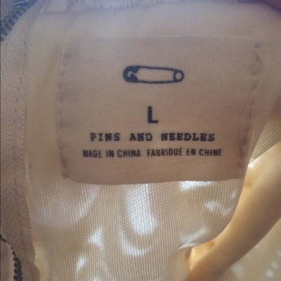 urban outfitter cream corset - Picture 3 of 3