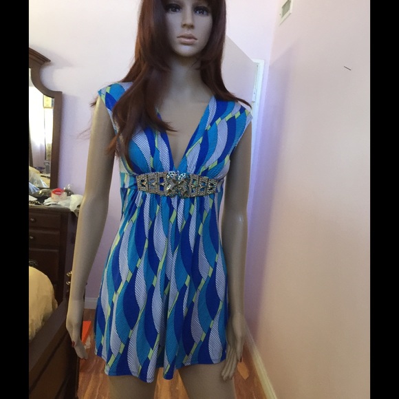 V-neck dress