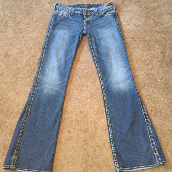 Copycat Miss Me jeans. Stone washed. Flare leg