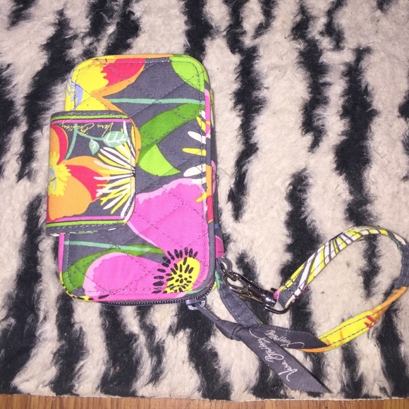 Vera Bradley Wristlet, holds cell phone - Picture 2 of 4