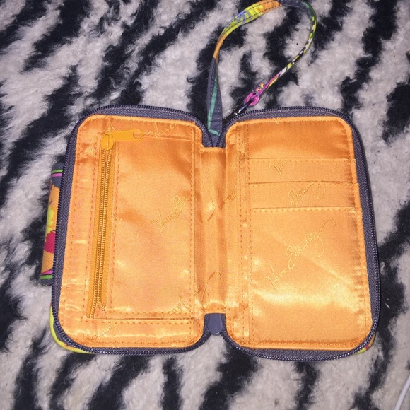 Vera Bradley Wristlet, holds cell phone - Picture 3 of 4