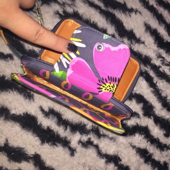 Vera Bradley Wristlet, holds cell phone - Picture 4 of 4