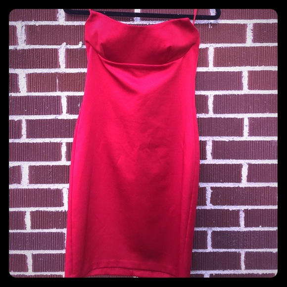 Strapless red sexy dress