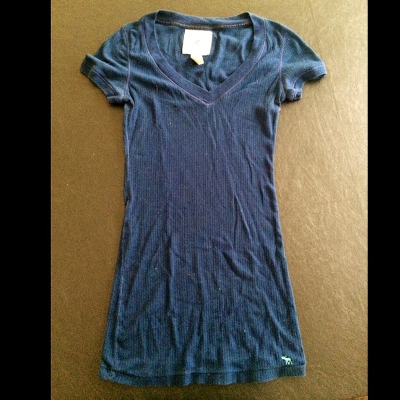 Abercrombie Navy Blue V-Neck T-Shirt - Picture 1 of 1