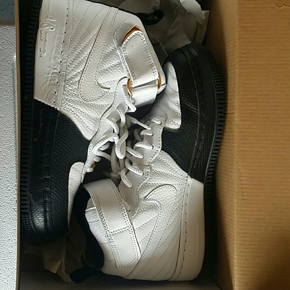 Air force Jordan 12