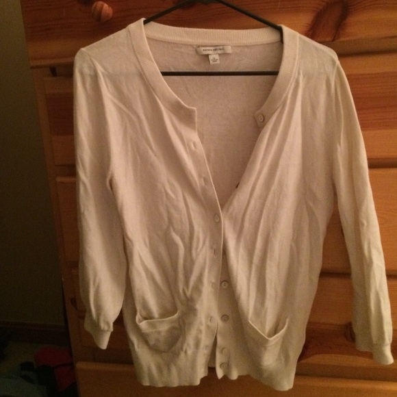 Cream 3/4 sleeve sweater