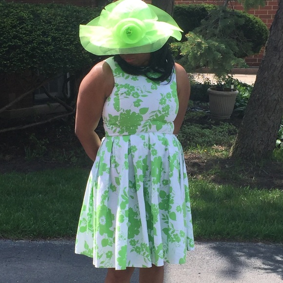 Dresses & Skirts - Flowered sun dress