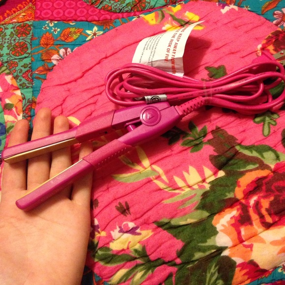 Mini hot pink Royale hair straightener